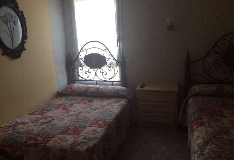 Номер Стандарт, Hostal Mónica