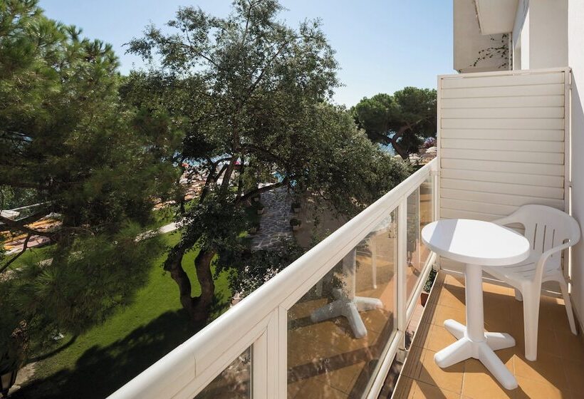 اتاق استاندارد سه نفره, htop Caleta Palace