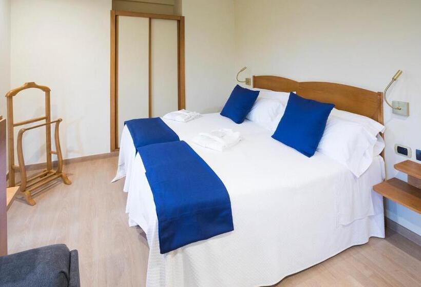 Quarto Triplo Estandar, Roma