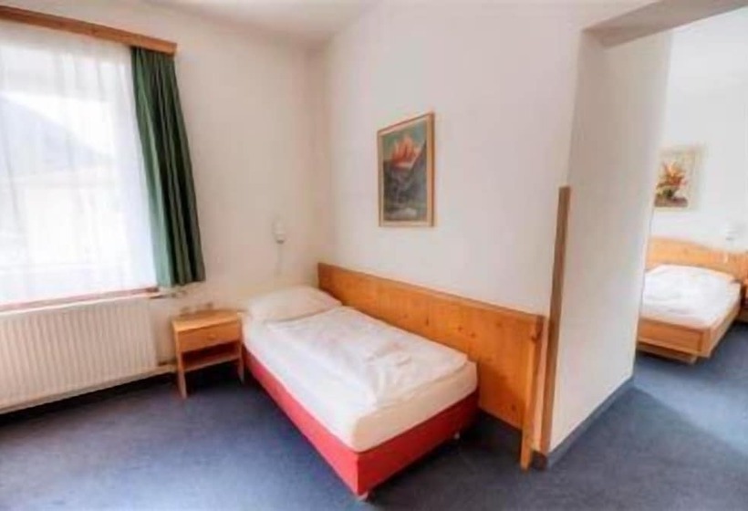 اتاق استاندارد یک نفره, Euro Youth Hotel & Krone