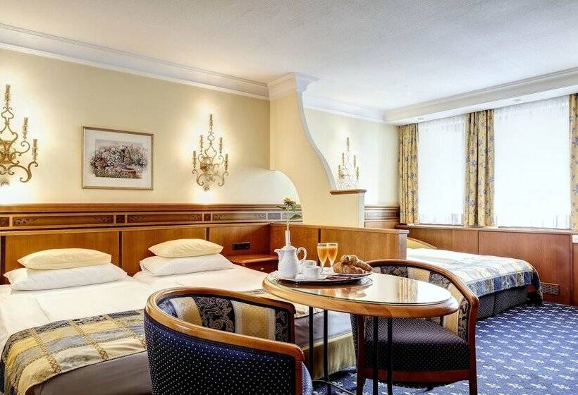 Family Suite, Mondschein