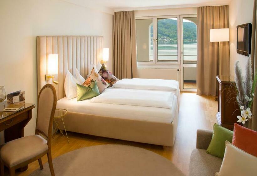 Superior room with lake view, Restaurant Häupl