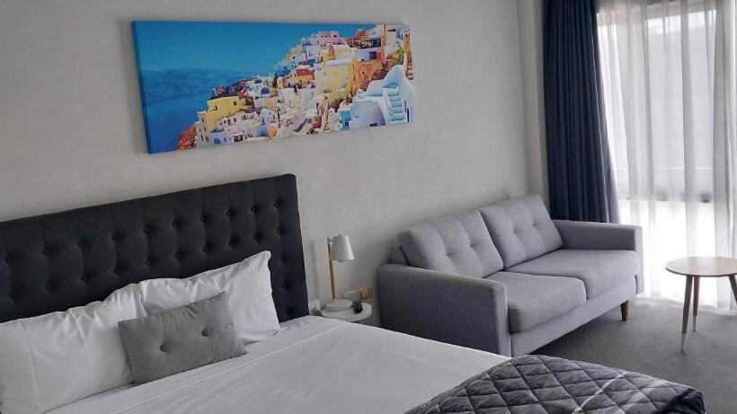 اتاق استاندارد, Commodore Motor Inn