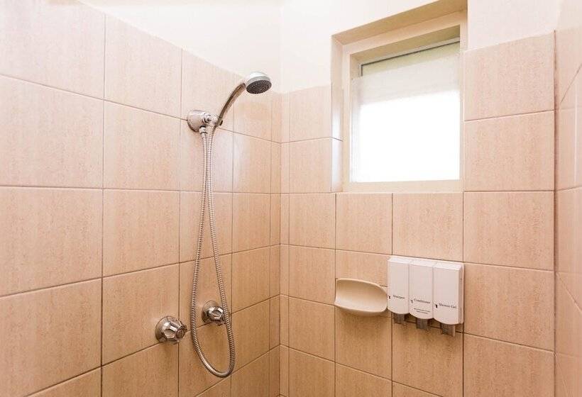 דירת חדר, Sleepwell Motel