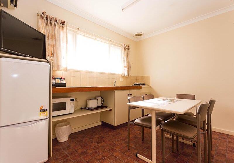 Номер Стандарт, Sleepwell Motel