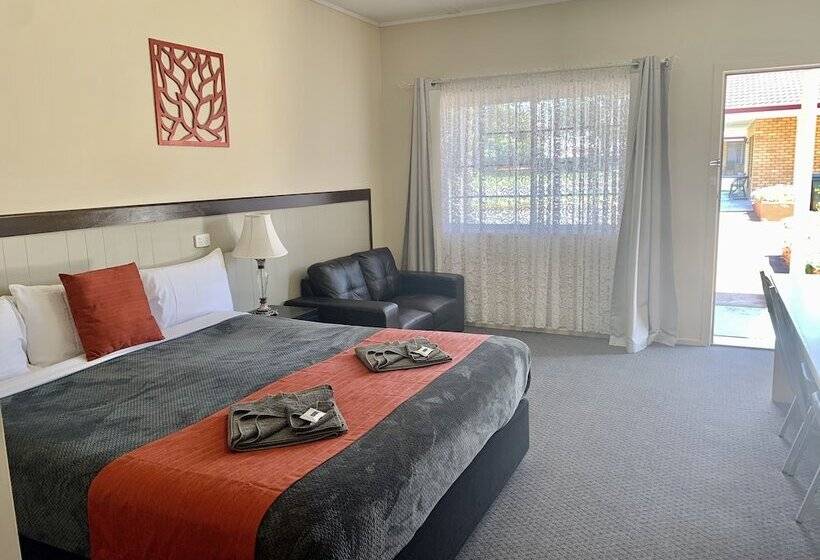 Номер Deluxe, Gilgandra Motel