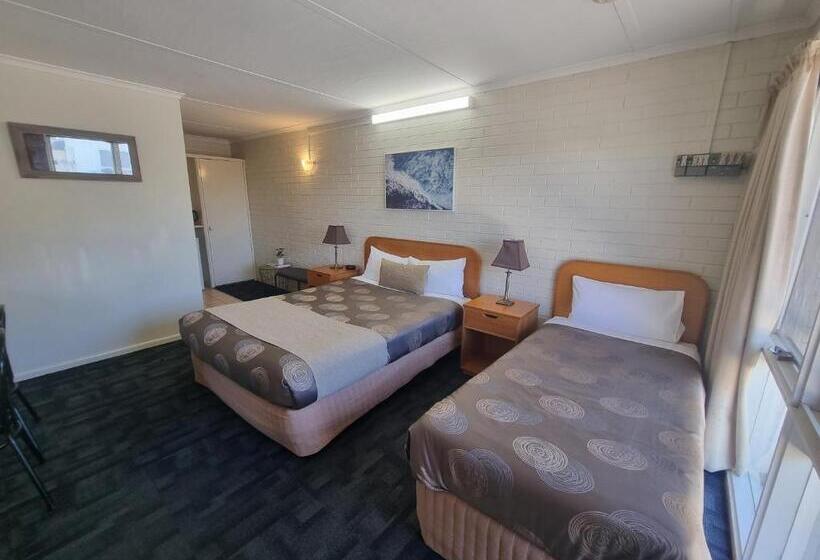 家庭间, Hacienda Motel Geelong