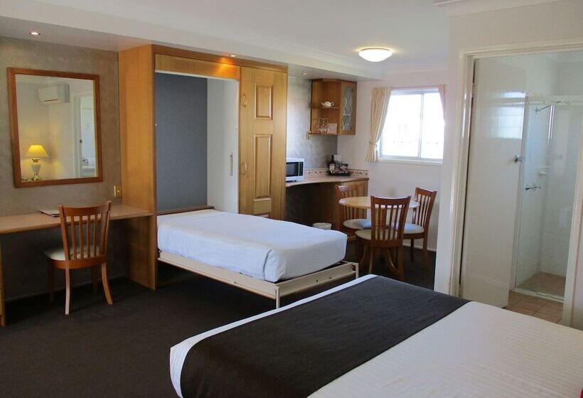 Семейный Номер Базовый, Mcnevins Maryborough Motel