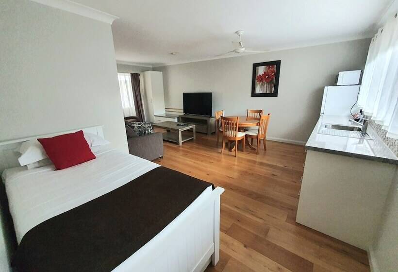 Family Suite, Mcnevins Maryborough Motel
