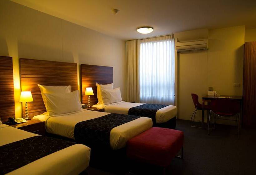 스탠다드 트리플 룸, Cambridge Hotel Sydney
