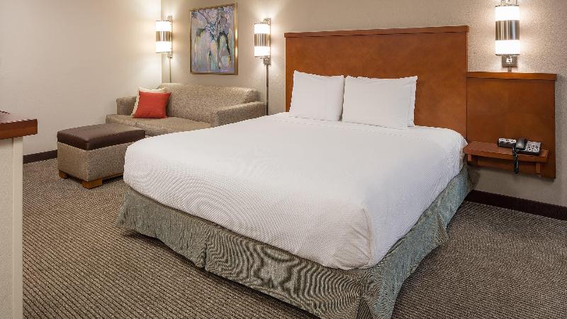 חדר משפחתי, Silver Hills Motel