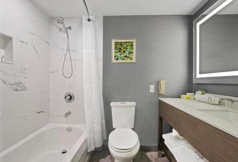 이그제큐티브 룸 킹사이즈 침대, Best Western Premier Calgary Plaza Hotel & Conference Centre