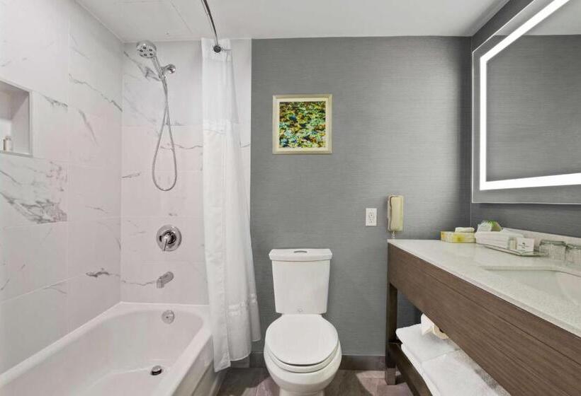 이그제큐티브 룸 킹사이즈 침대, Best Western Premier Calgary Plaza Hotel & Conference Centre