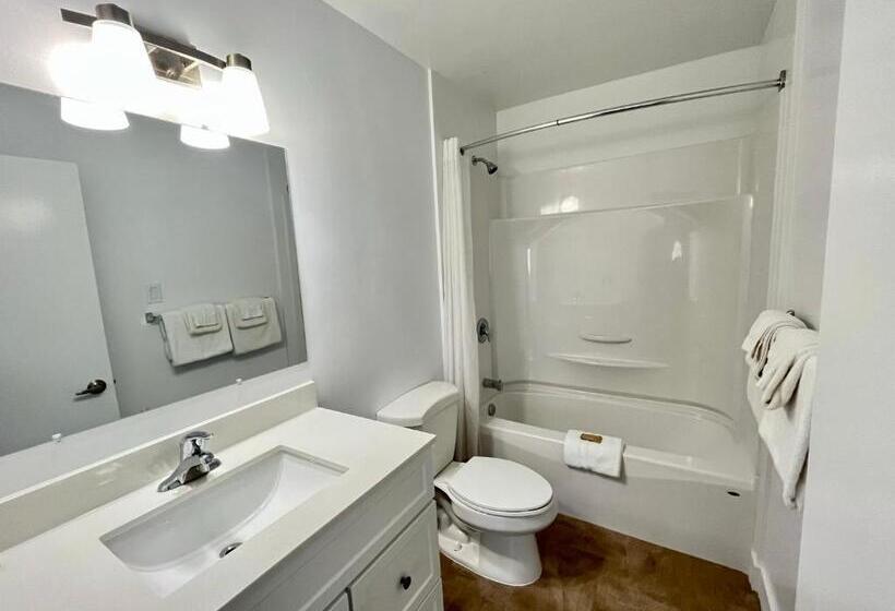 استودیوی استاندارد, Anavada Inn & Suites  Prince George