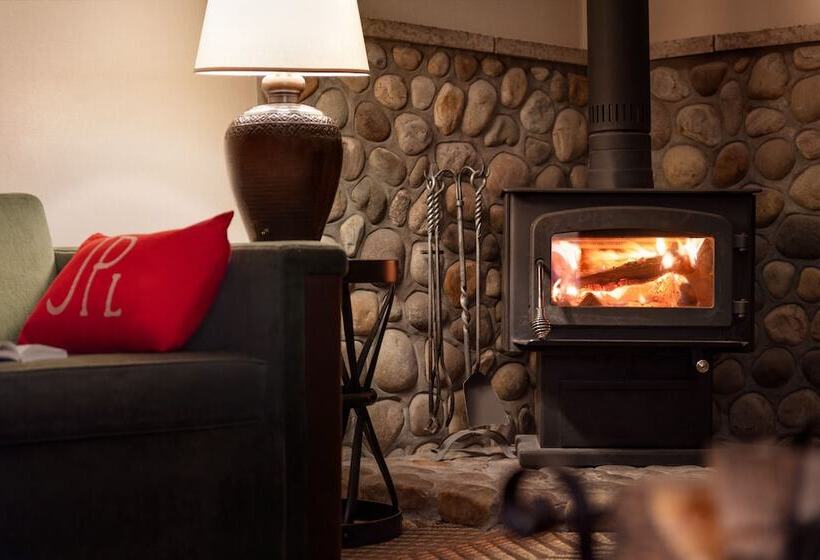 Полулюкс Вид на Озеро, Fairmont Jasper Park Lodge
