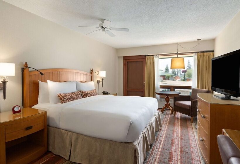 اتاق استاندارد با تخت بزرگ, Fairmont Jasper Park Lodge