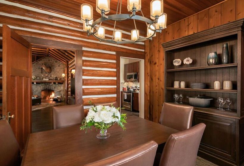 Хижина, Fairmont Jasper Park Lodge