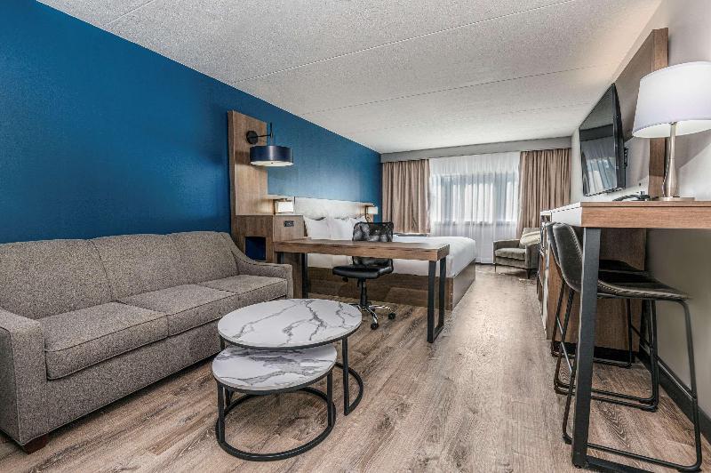 Стандартный Номер Кровать Кинг, Quality Inn & Conference Centre Kingston Central
