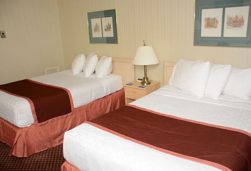 Номер Стандарт 2 Двуспальные Кровати, Travelodge By Wyndham Lethbridge