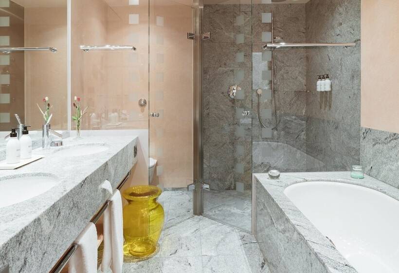 Номер Deluxe, Tschuggen Grand Hotel   The Leading Hotels Of The World