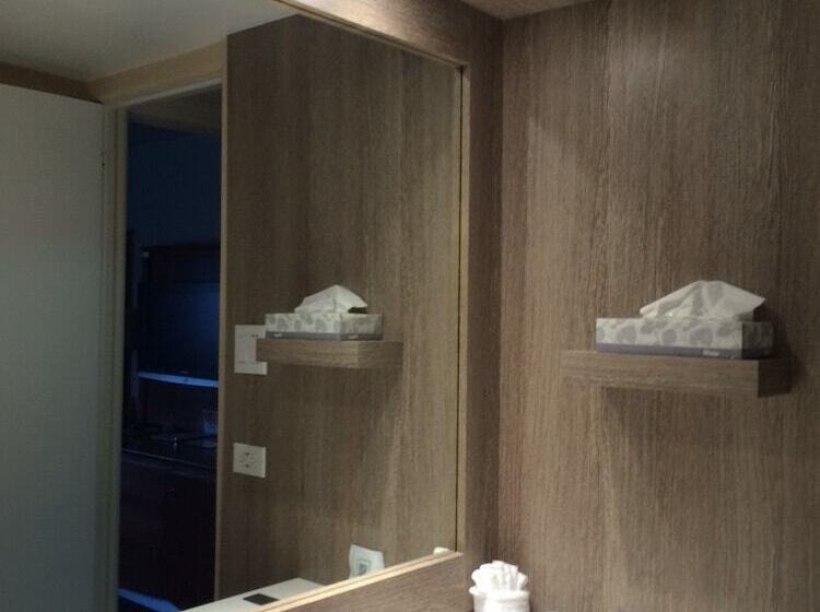 스탠다드 룸 더블 침대 2개, Quality Inn Rouynnoranda
