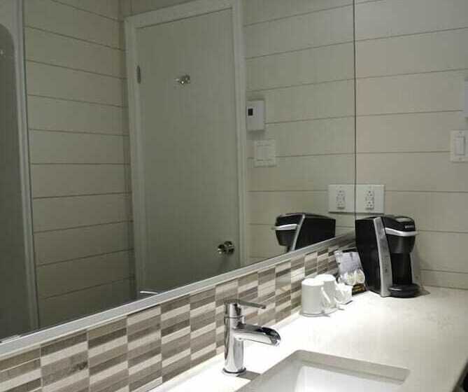 디럭스 룸, Quality Inn Rouynnoranda