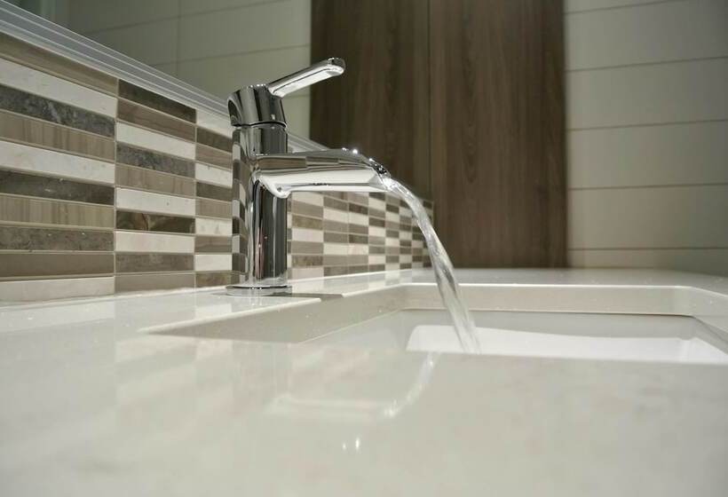 디럭스 룸, Quality Inn Rouynnoranda
