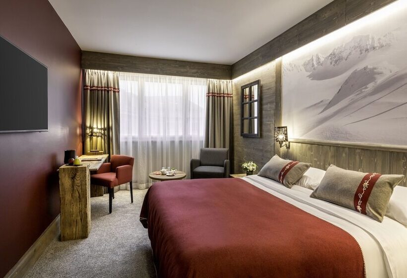 Standard Room, Edelweiss Manotel