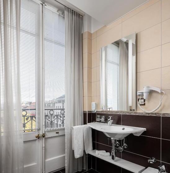 سوییت جونیور, Hôtel Des Alpes