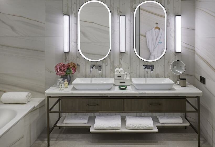 سوییت جونیور با چشم‌انداز دریاچه, Mandarin Oriental Palace, Luzern