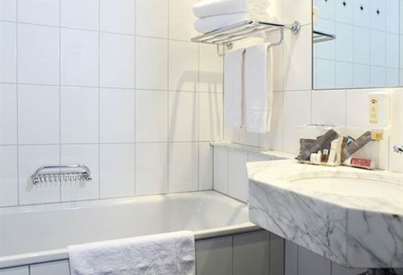 Quarto Familiar, Montana Zurich