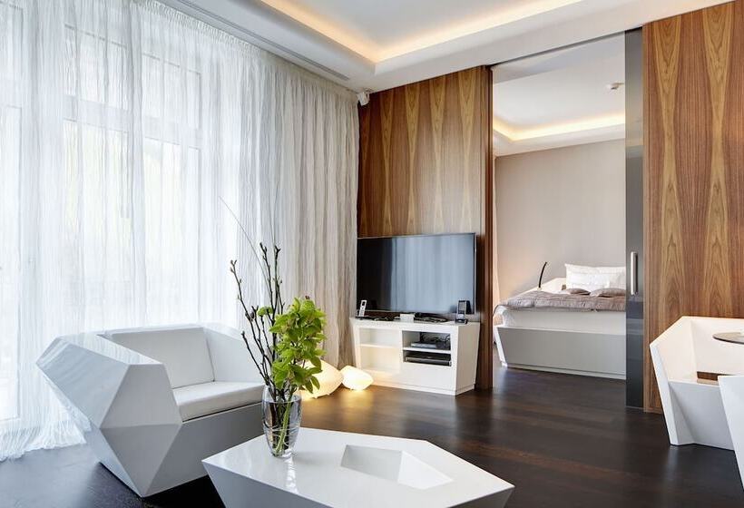 سوییت با چشم‌انداز کوه, Park Hotel Vitznau