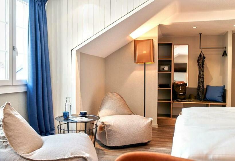 Standardrum, The Hey Hotel