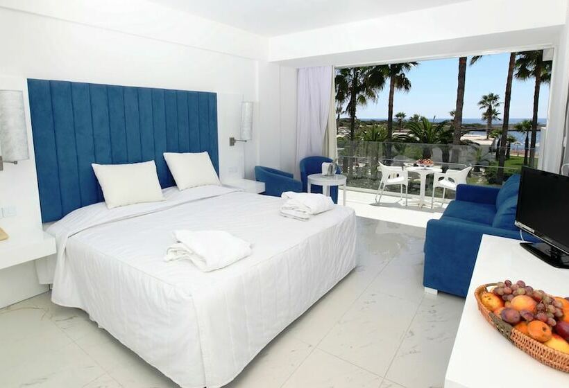 اتاق اساندارد با چشم‌انداز جانبی به دریا, Dome Beach Marina Hotel & Resort