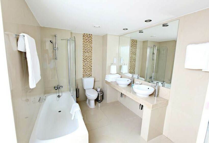 Семейный Номер Вид на Море, Dome Beach Marina Hotel & Resort