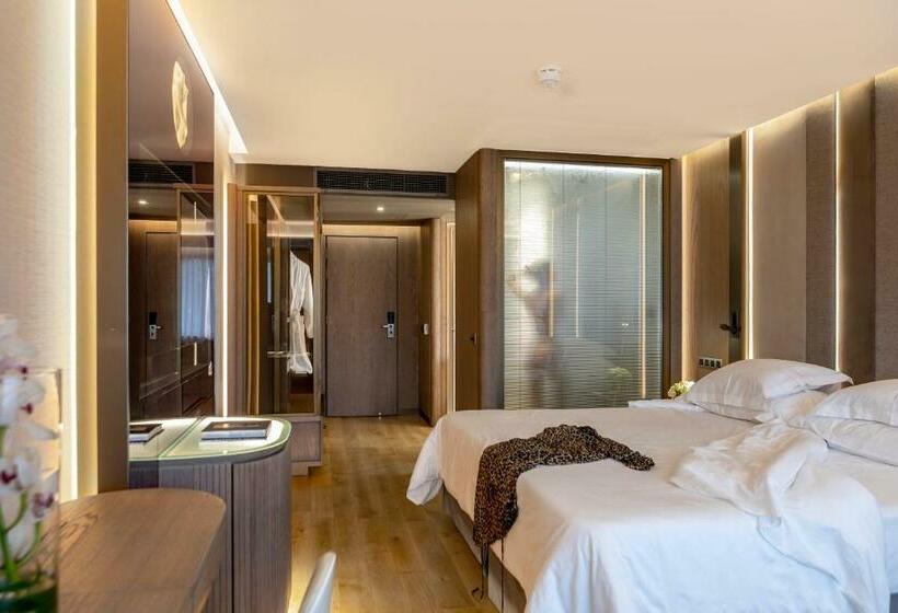 带观景的高级间, Amathus Beach Hotel Limassol