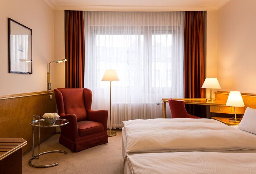 Economy Zimmer, Bristol Berlin