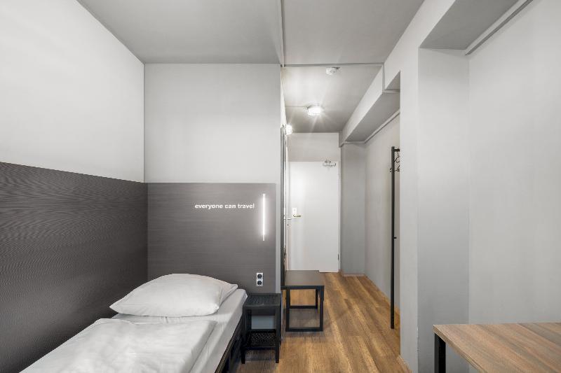Economy Zimmer, Bristol Berlin