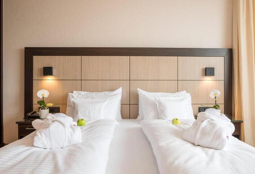 Люкс, Leoso Hotel Leverkusen