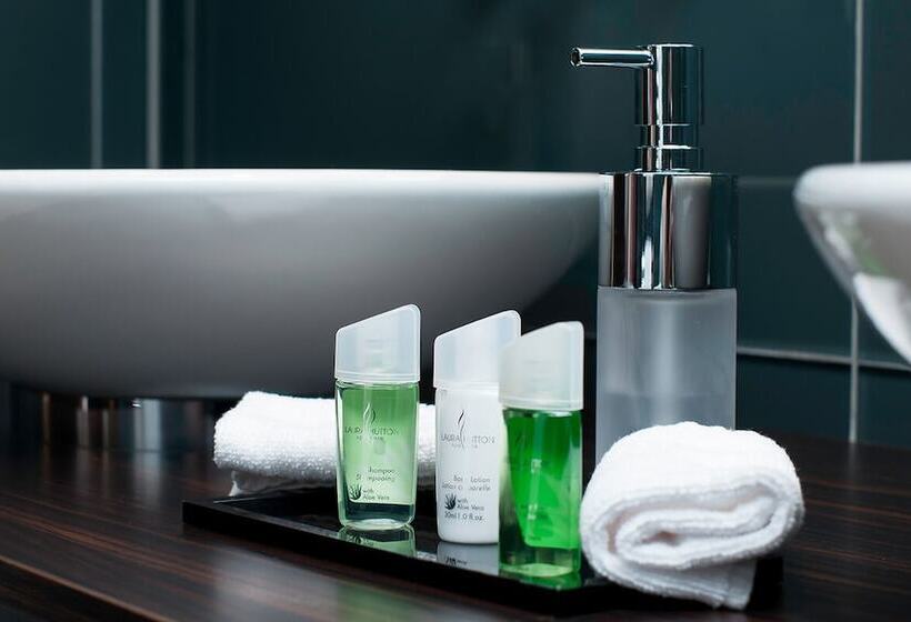 Люкс, Leoso Hotel Leverkusen