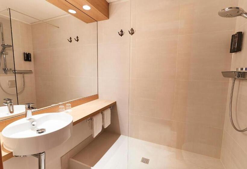 Quarto Familiar, Steigenberger Conti Hansa