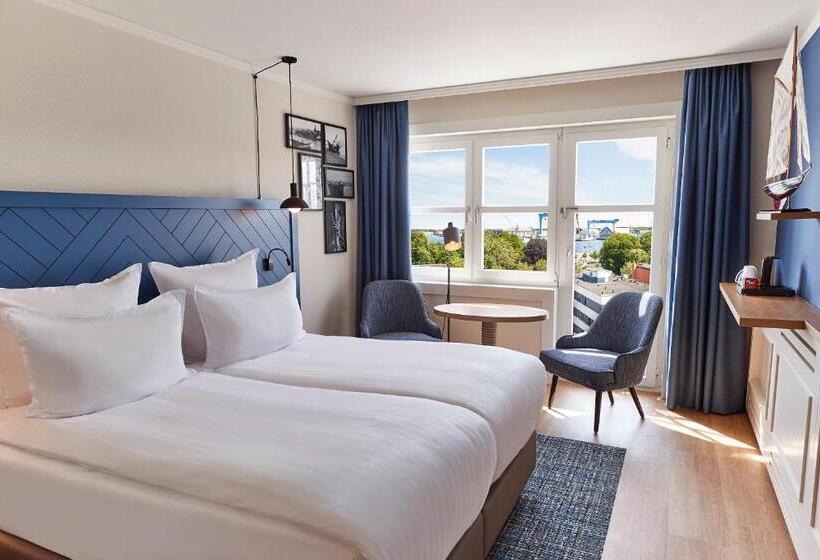 Comfort room with view, Steigenberger Conti Hansa