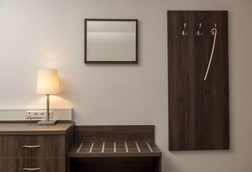 Pokój Standard, Wyndham Garden Kassel