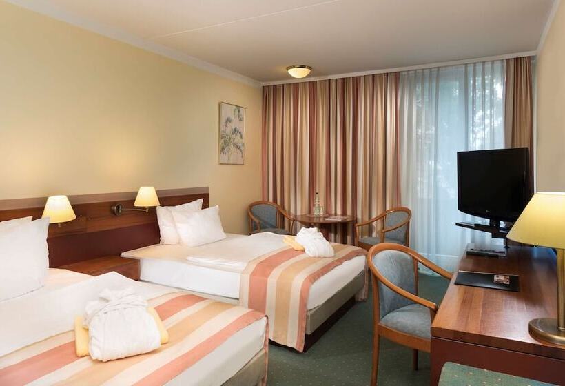 Семейный Номер, Wyndham Garden Kassel