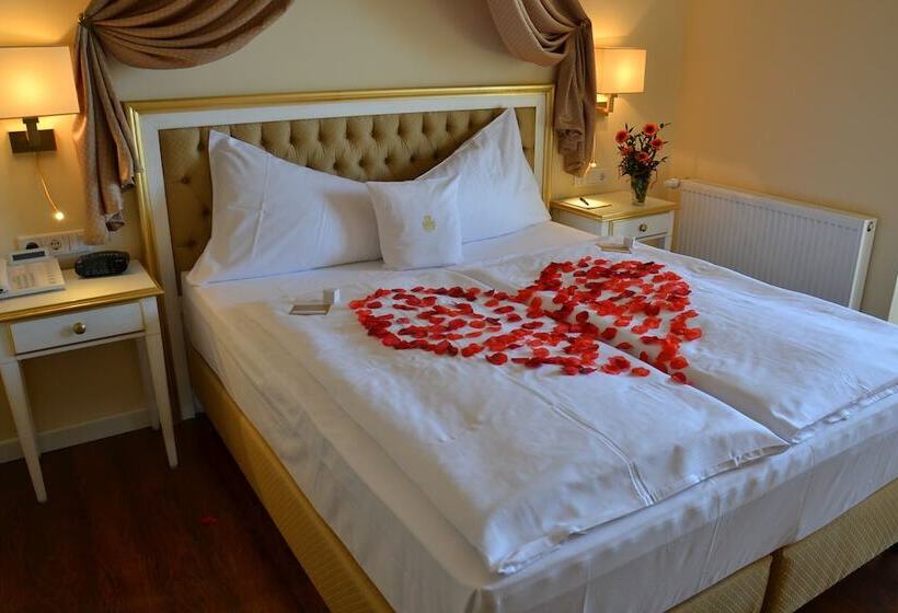Standard Room, Burghotel Staufenberg