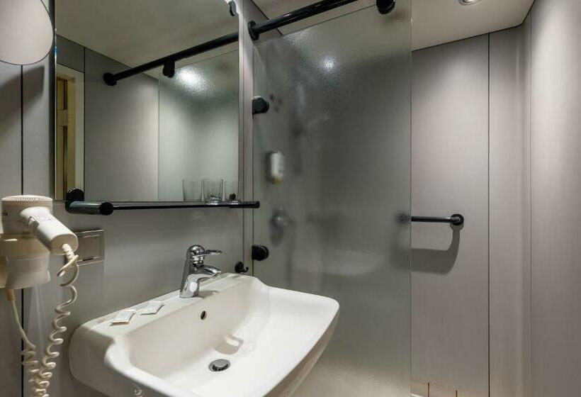 غرفة قياسية فردية, Baden Baden