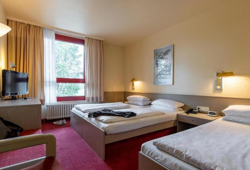 غرفة قياسية ثلاثية, Baden Baden
