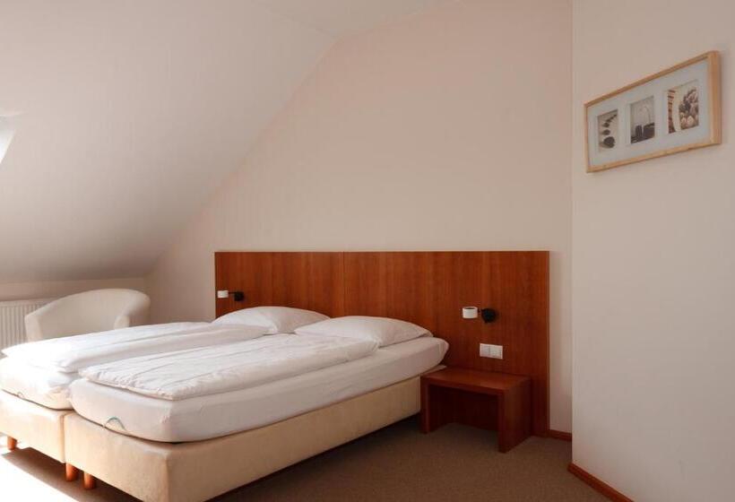 Четырехместный Номер Стандарт, Altstadthotel Wetzel