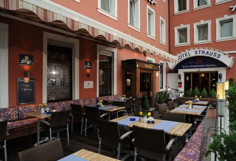 Номер Стандарт, City Partner Hotel Strauss