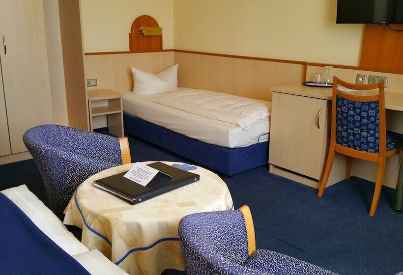 Номер Стандарт Трехместный, City Partner Hotel Strauss